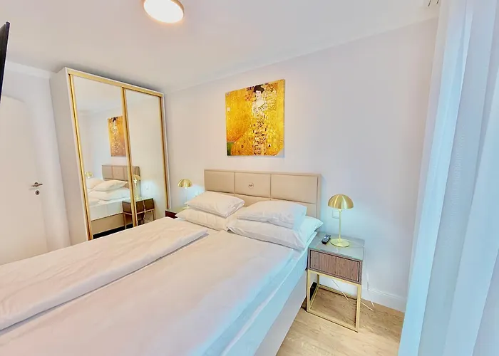 Steiner Residences Belvedere アパート *