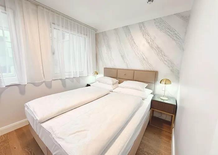 Steiner Residences Belvedere アパート