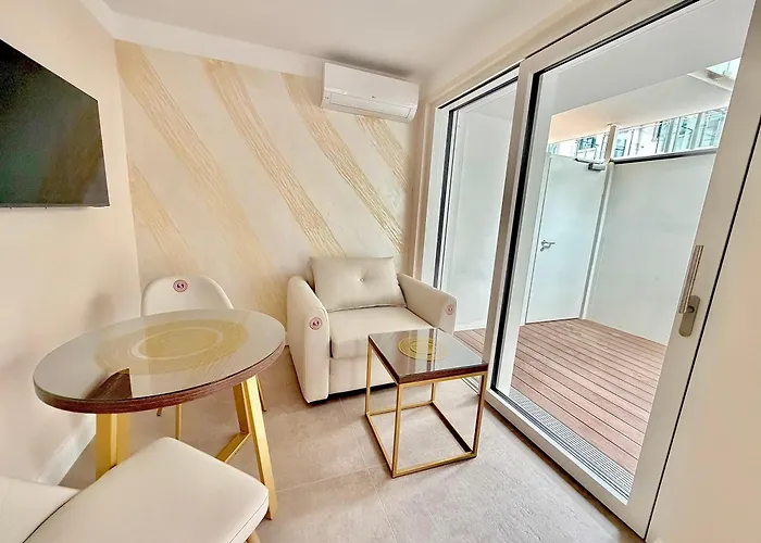 アパート Steiner Residences Belvedere *